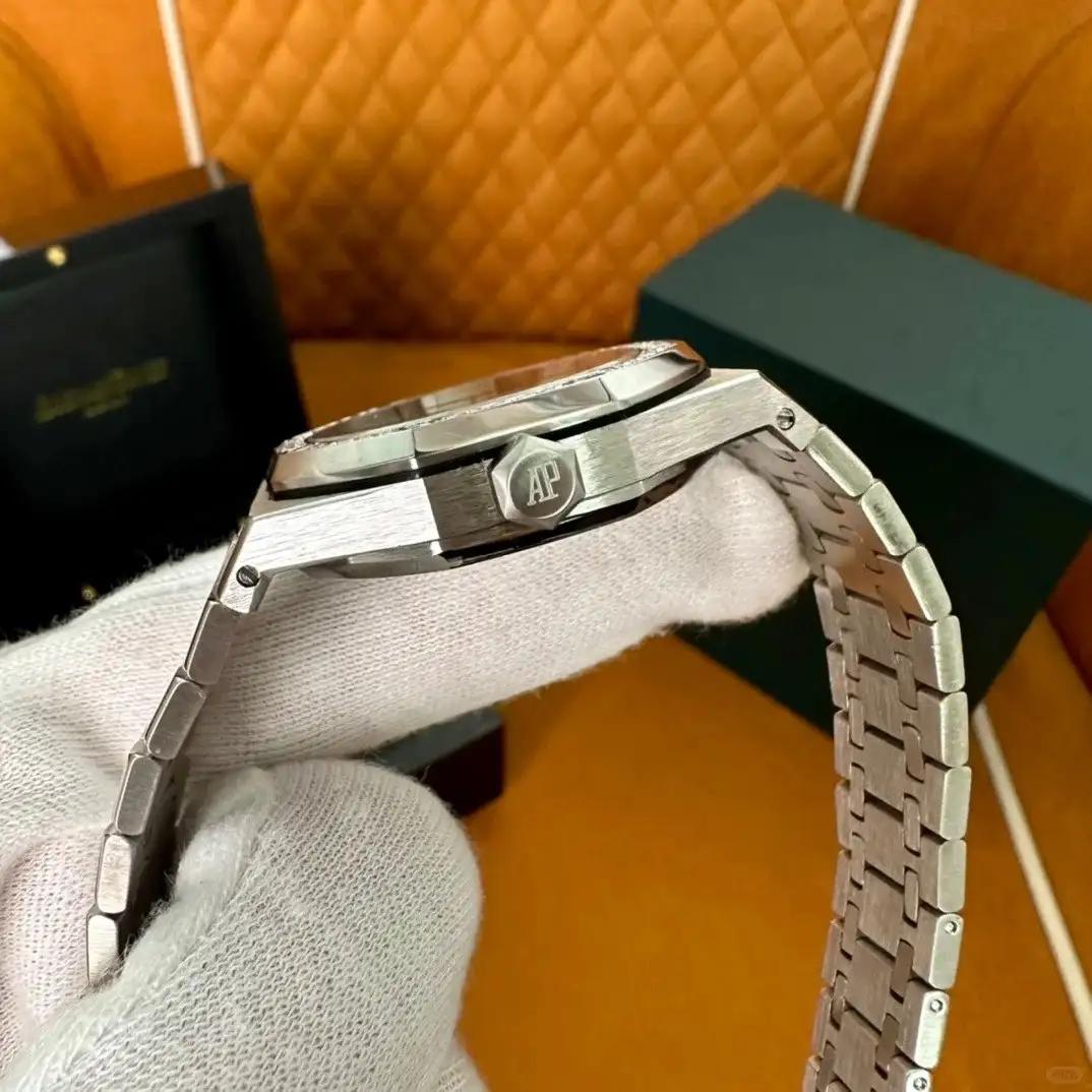 Audemars Piguet Royal Oak Selfwinding Black 15451ST.ZZ.1256ST.01 - view 7