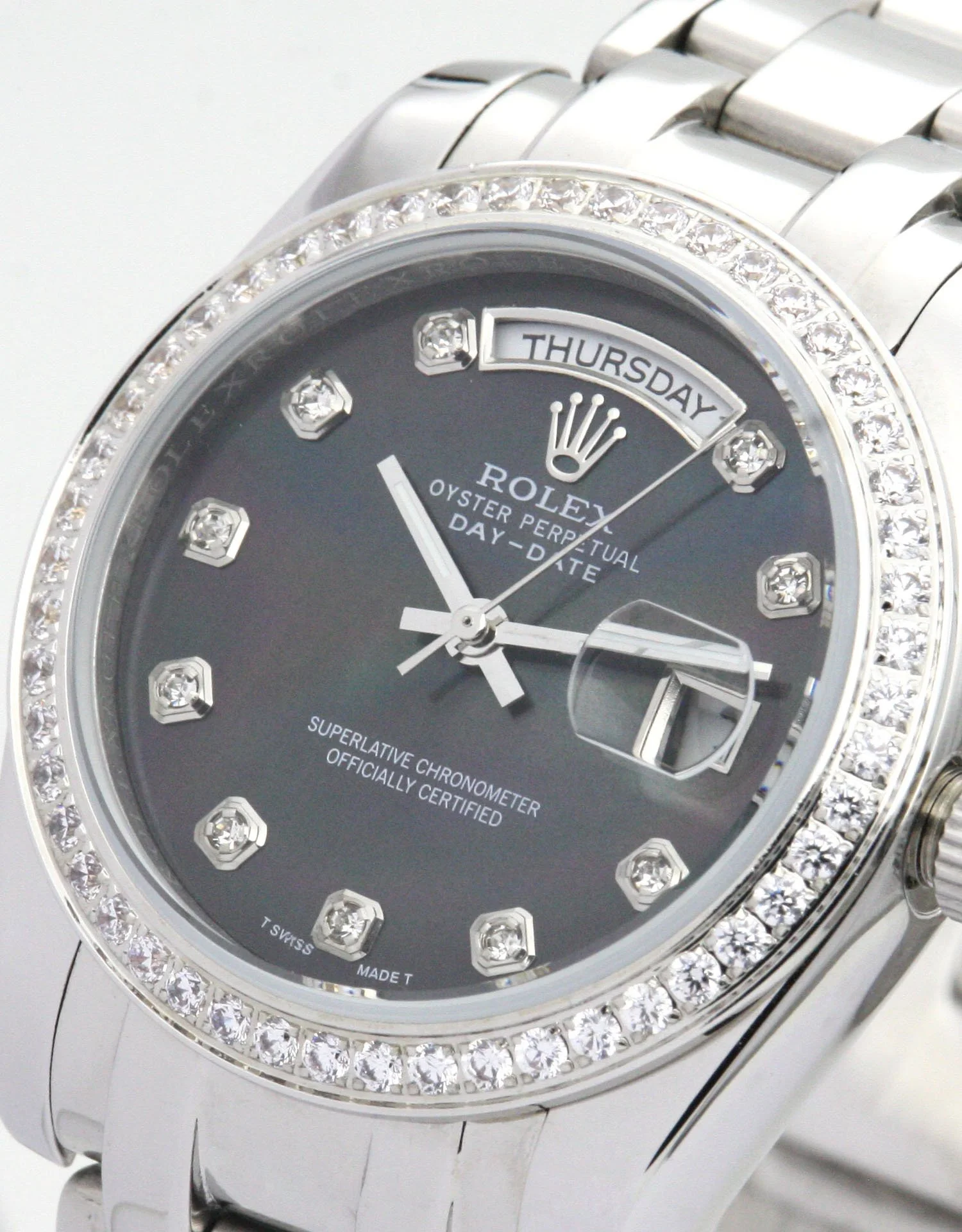 Rolex Day-Date 36mm Black Dial 118346 - view 4