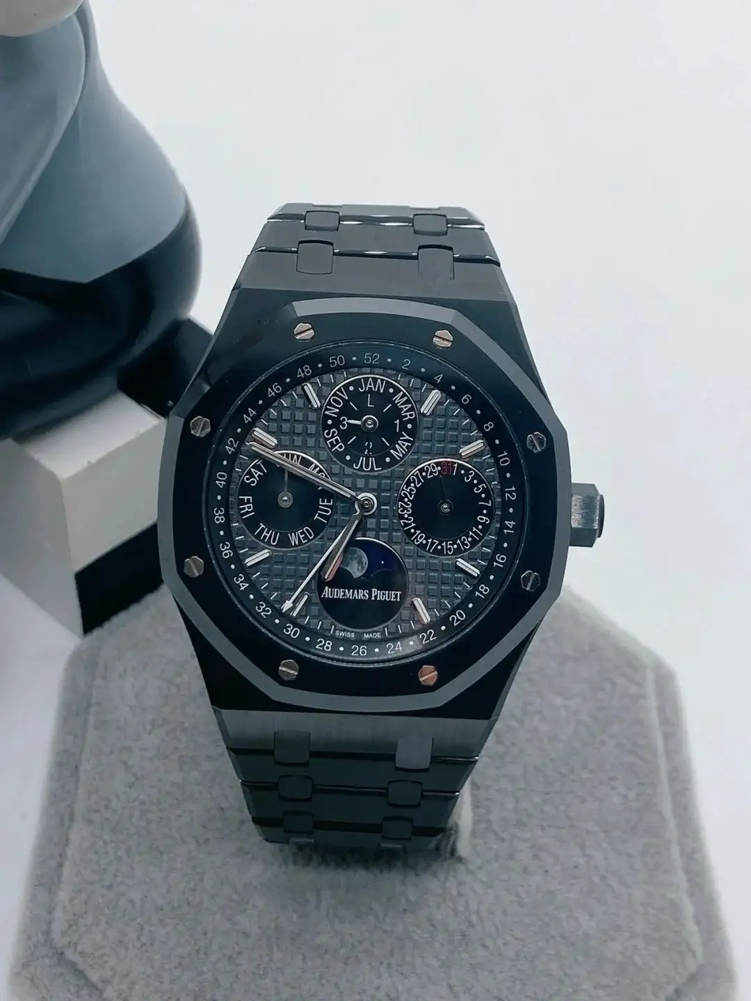 Audemars Piguet Royal Oak Perpetual Calendar Gray 26579CE.OO.1225CE.01 - view 6