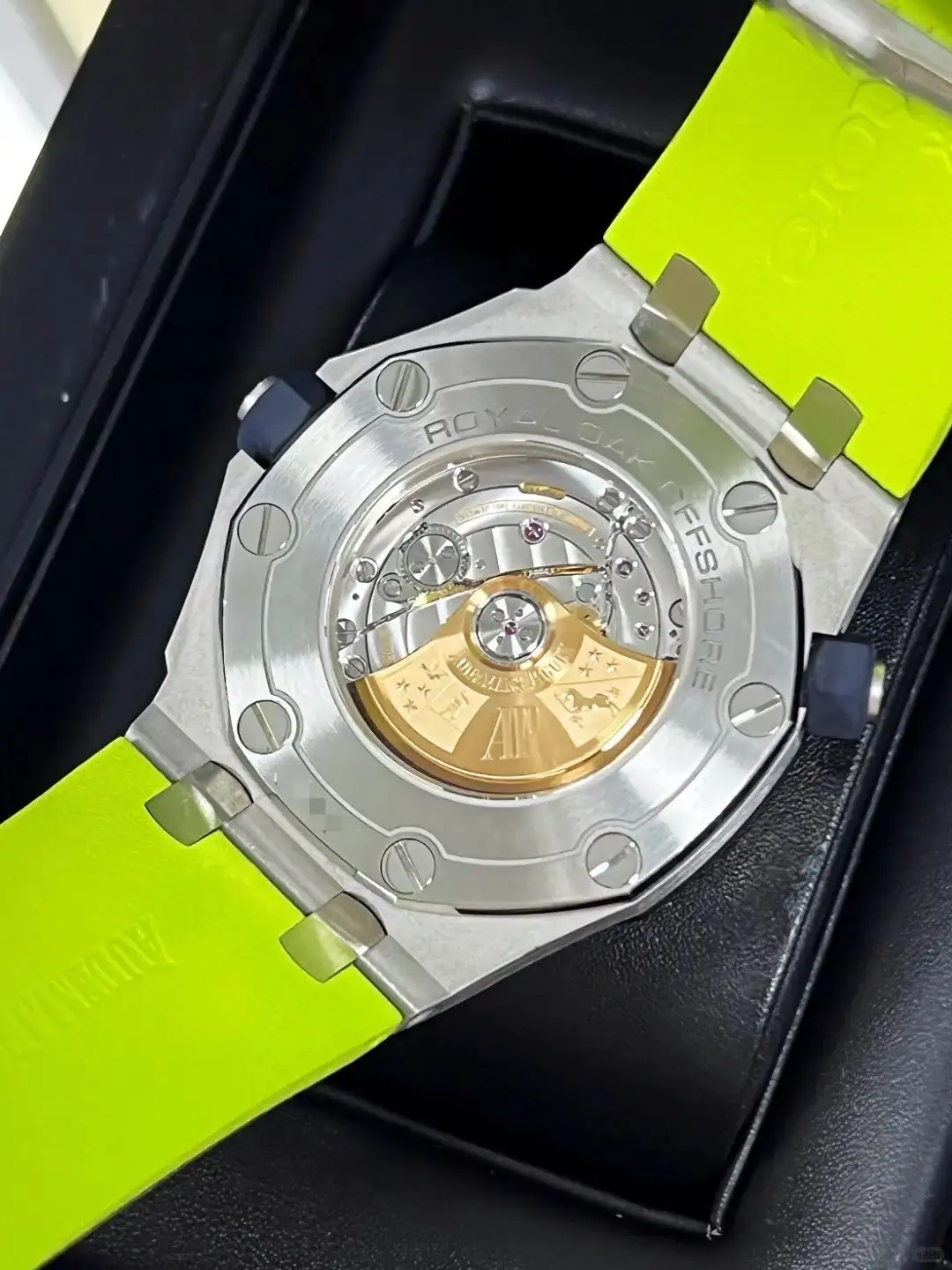 Audemars Piguet Royal Oak Offshore Diver Chronograph Green 26703ST.OO.A038CA.01 - view 6
