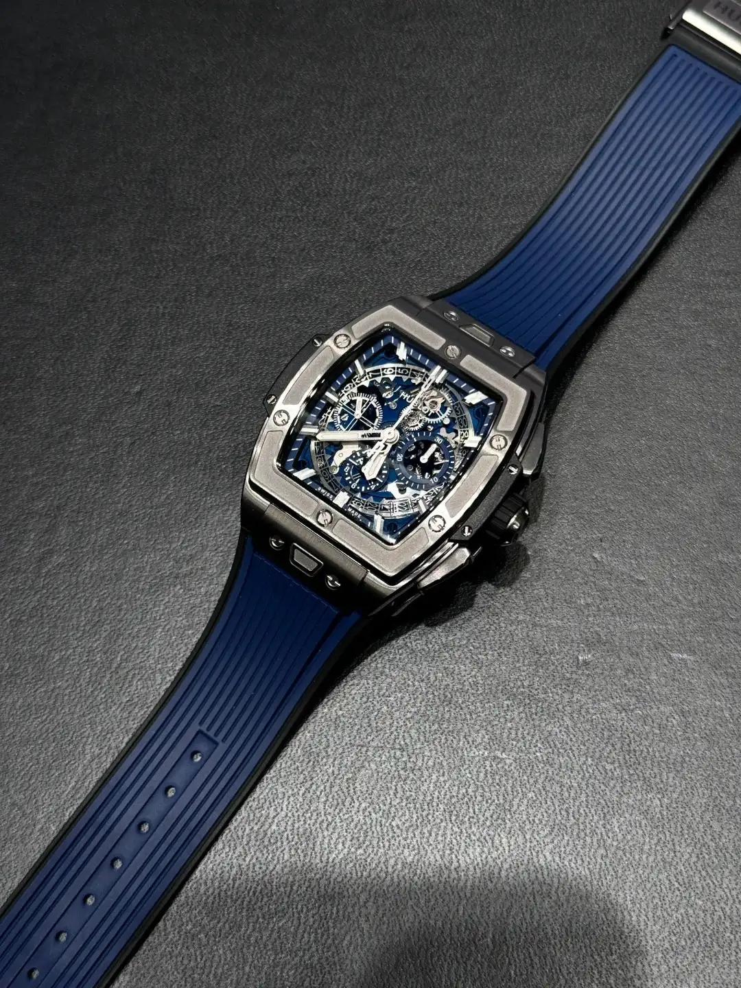Hublot Spirit Of Big Bang Men Automatic Blue Rubber Watch 641.NX.7170.RX - view 3